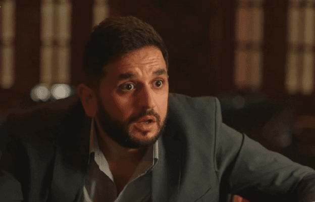 مصطفى خاطر يؤكد أن الخير لا يُكافأ دائماً