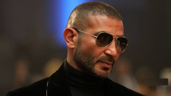 أحمد سعد يوضح سرقة والدته تفاصيل الساعات