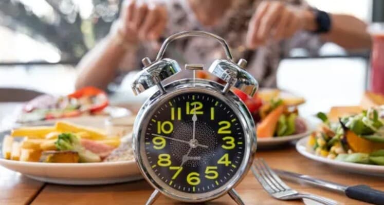 Meal timing and sleep quality