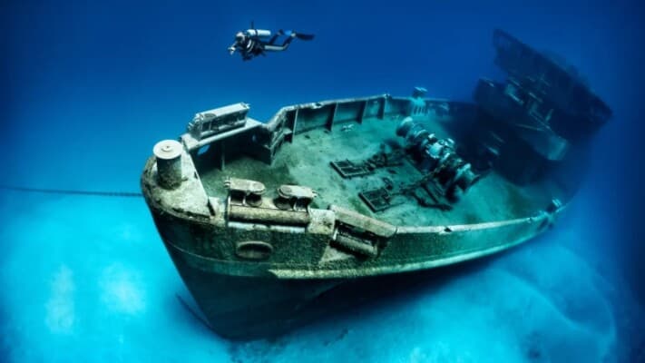 Sunken Ship Reveals Roman Banquets