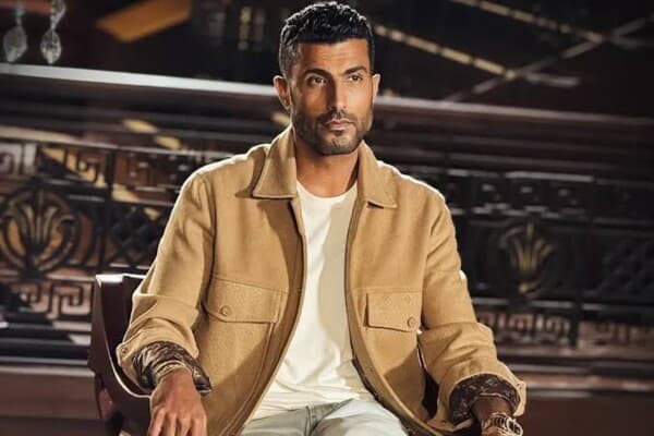 والد محمد سامي يغازله بألقاب مفاجئة في عيده