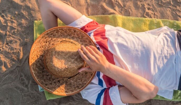 تعب بعد يوم على الشاطئ وأسبابه