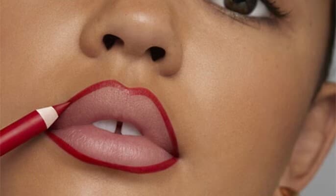Lip contouring or lining for fuller lips