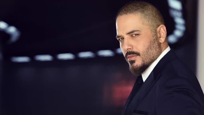Rami Ayash Embraces 80s Trend Uniquely