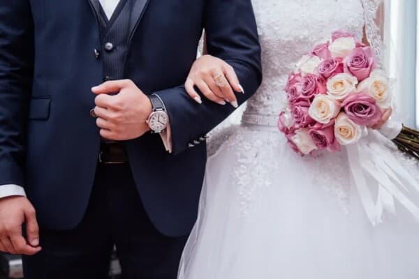 ممثل سوري يعقد قران ابنته في الإمارات