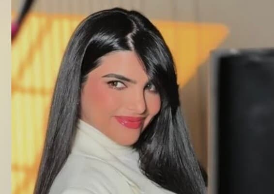 سارة الودعاني تظهر بحلق رأسها