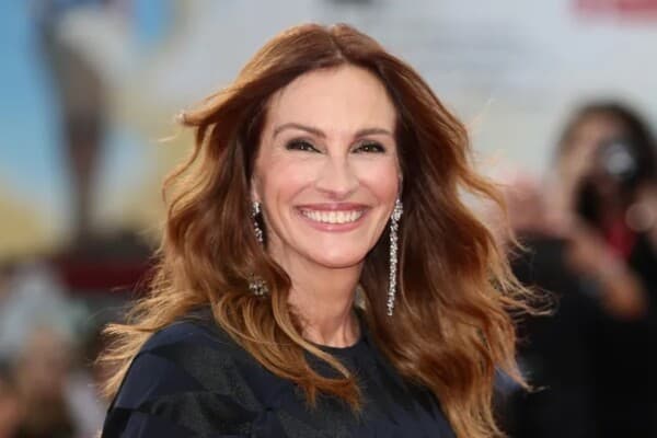 Julia Roberts' husband appears on anniversary