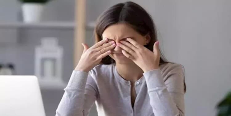 Eye twitching persistently sign of health concern