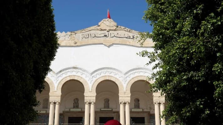 عشرات المؤثرين يواجهةالعدالة بسبب محتوى إباحي