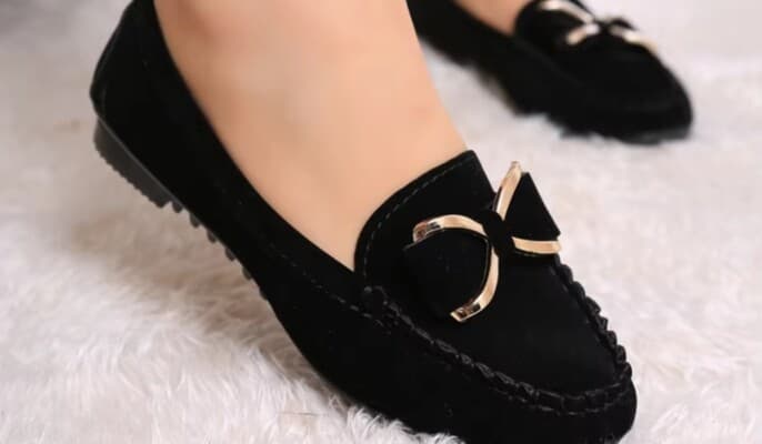 Flat shoes can harm feet and posture