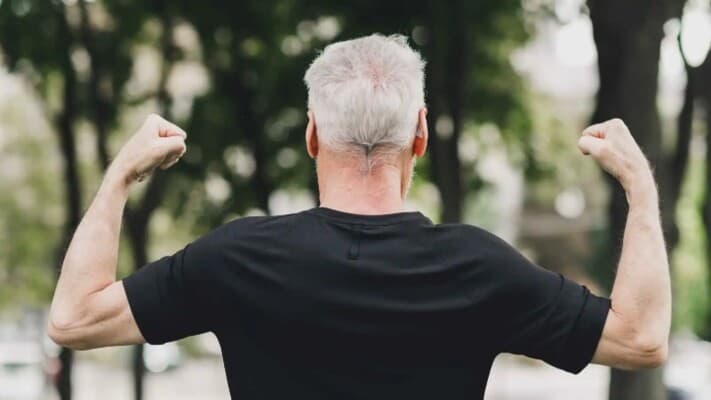 Man in sixties performs impressive abdominal exercise