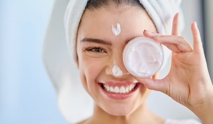 Common Moisturizing Errors That Harm Skin