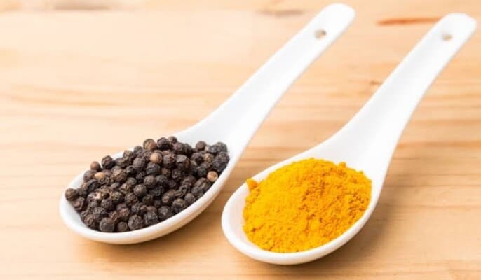 Black pepper enhances turmeric效果