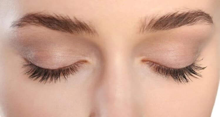 New trend changing eye makeup rules