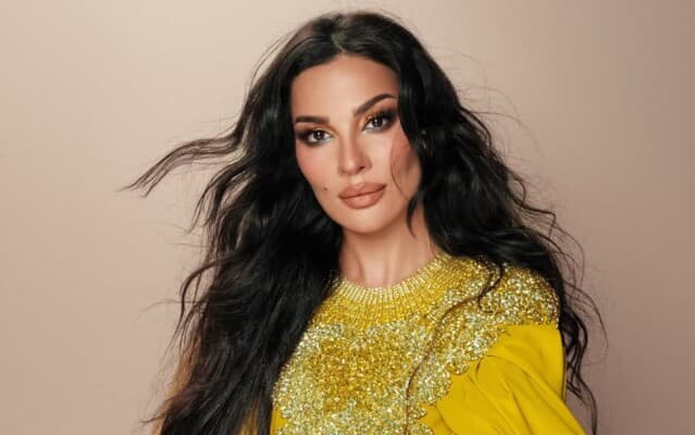 نادين نسيب نجيم تتلقى تكريما بمصر