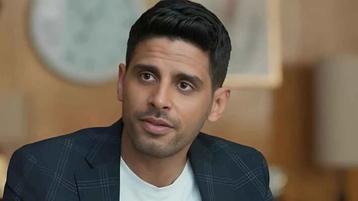 Hamdy El-Mirghani explains his daughter's face concealment and his wife's retirement