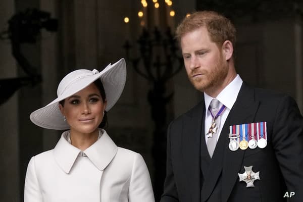 Palace rebuke to Sussexes
