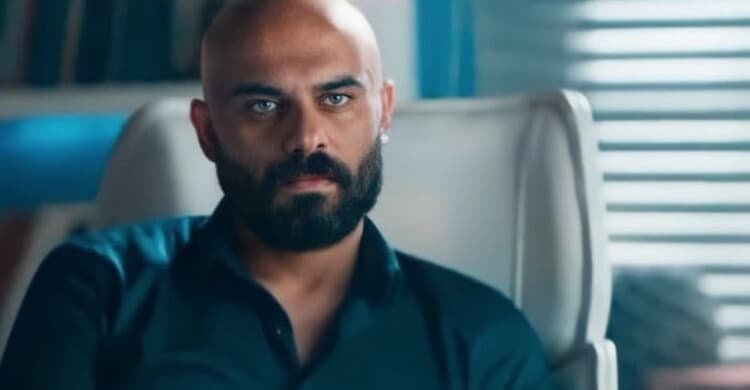 احمد صلاح حسني بدور فتحي رغم قصره