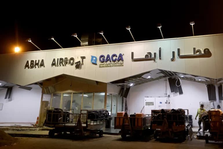 اعتداءات تستهدف مطاري أبها والملك خالد في السعودية