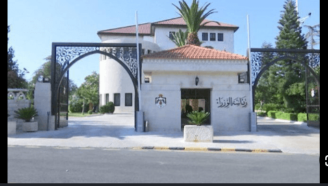 نصراوين لـ "الحقيقة الدولية": الوزير الذي يدير أكثر من حقيبة لا يستحق أكثر من راتب