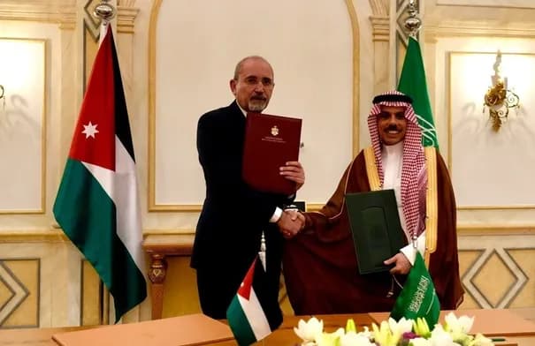 الأردن والسعودية يوقعان بروتوكولًا جديدًا لمجلس التنسيق