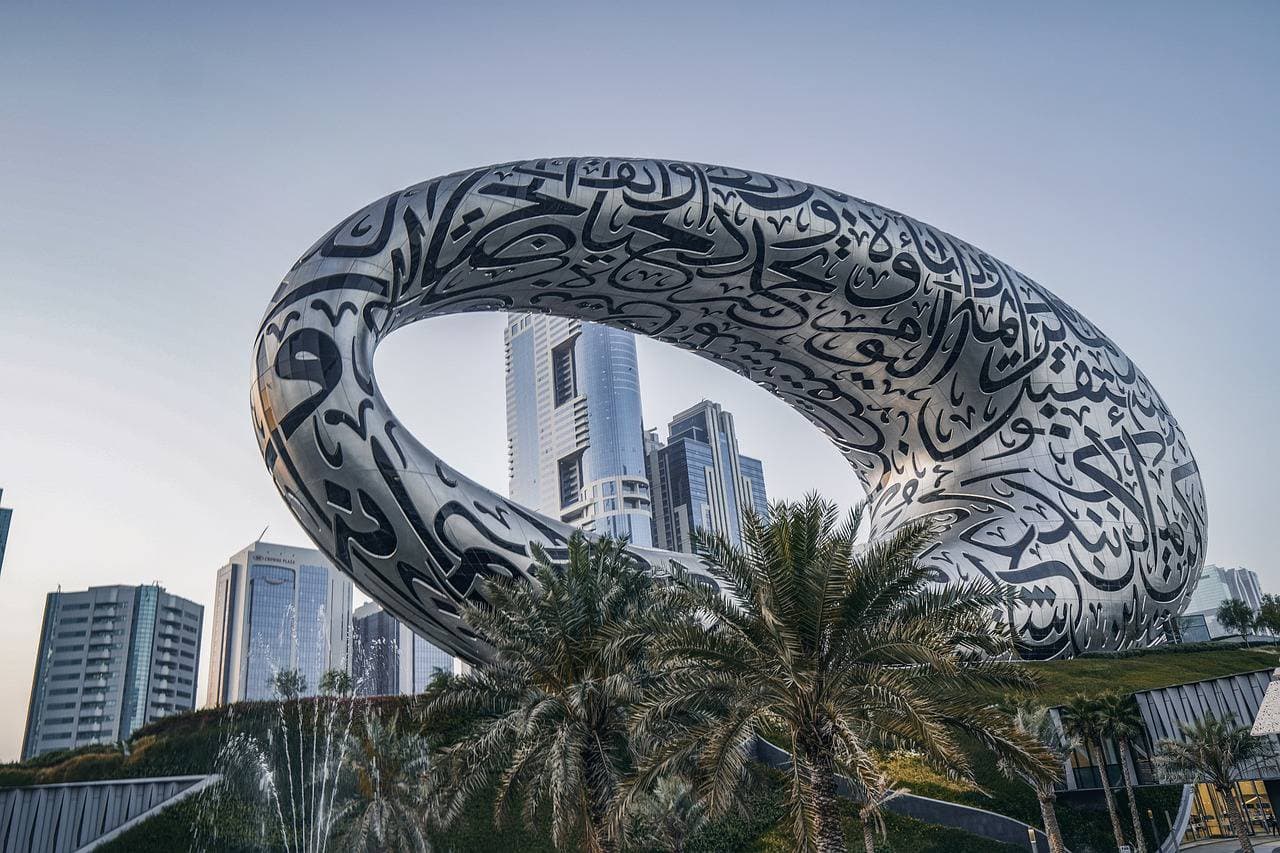 الإمارات تبدأ التحقيق في أنباء غير مؤكدة عن انفجارات بدبي