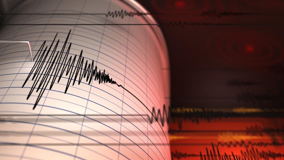 Strong quake in Panama prompts tsunami alerts
