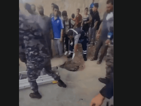 إنقاذ طفل سقط في حفرة بعمق 7 أمتار بالرمثا
