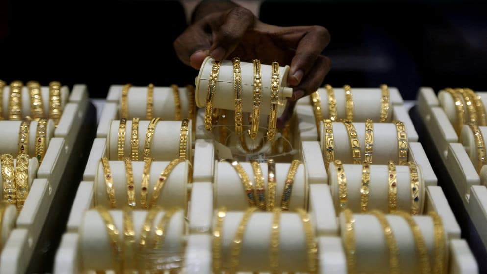 Local 21-karat gold price drops