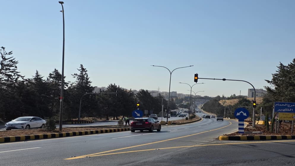 New traffic light on King Abdullah II Road