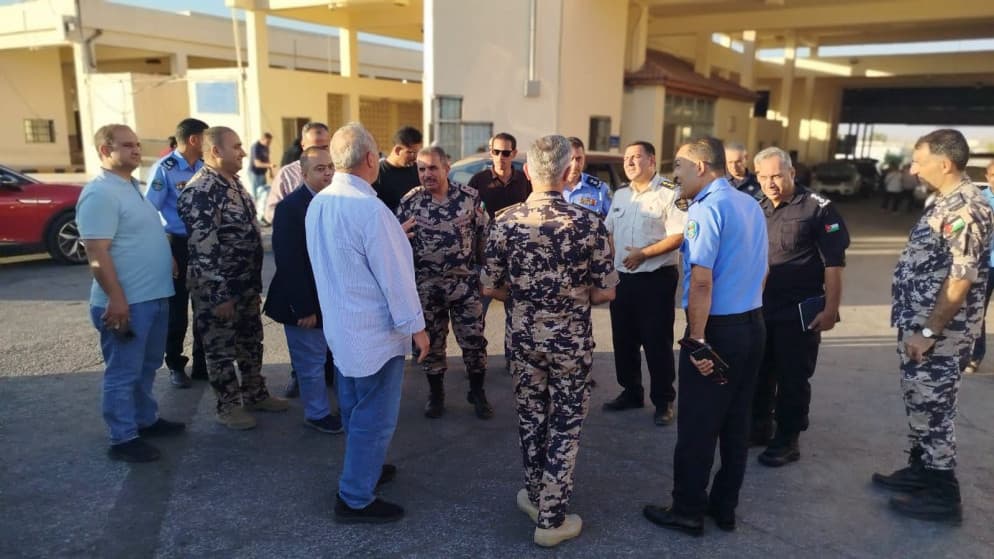 مدير الجمارك يزور أزمة الشحن على الحدود