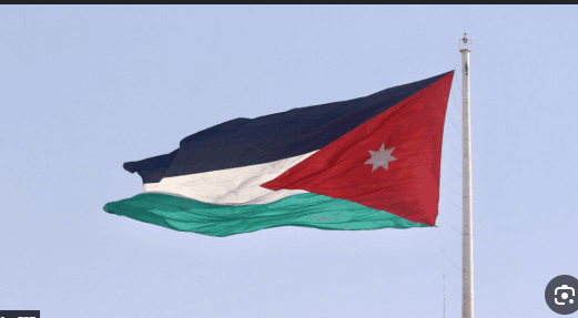Prime Minister supports flag raising by unions
