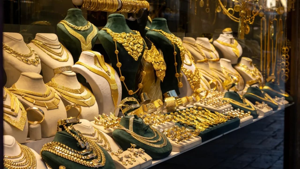 Gold prices decline in evening rate