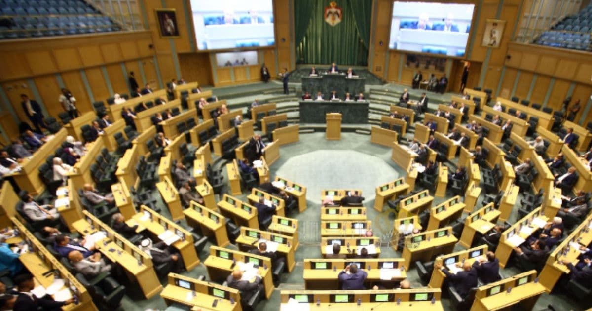 House approves 9 articles on work regulation