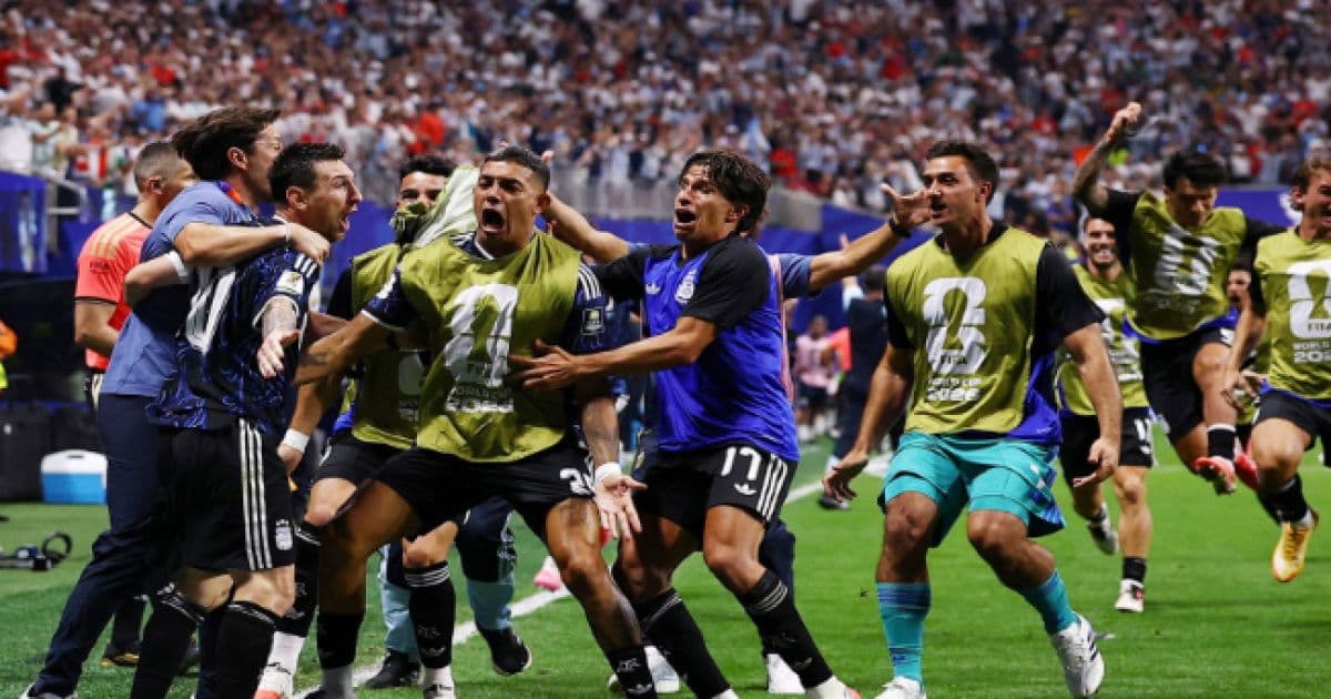 Argentina overturns their deficit against England to win and advance to the World Cup final