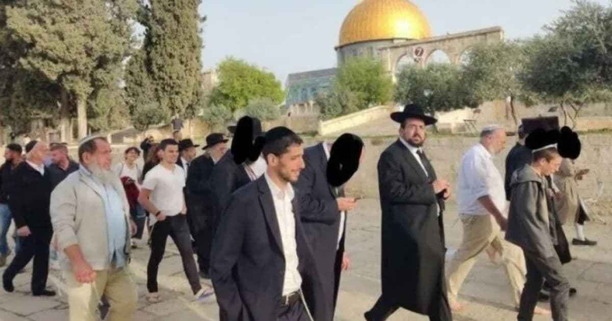 Over 100 settlers enter Al-Aqsa Mosque with military protection