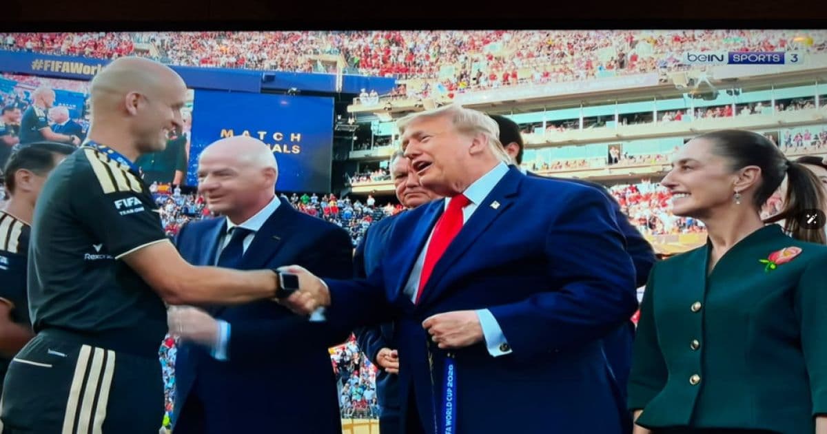 Trump awards medals to World Cup final referees