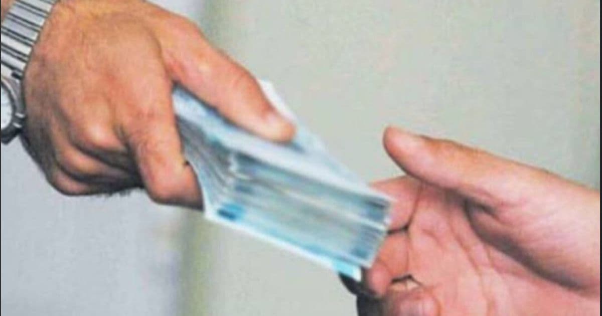 نزاهة تضبط موظف زراعة متلقي رشا