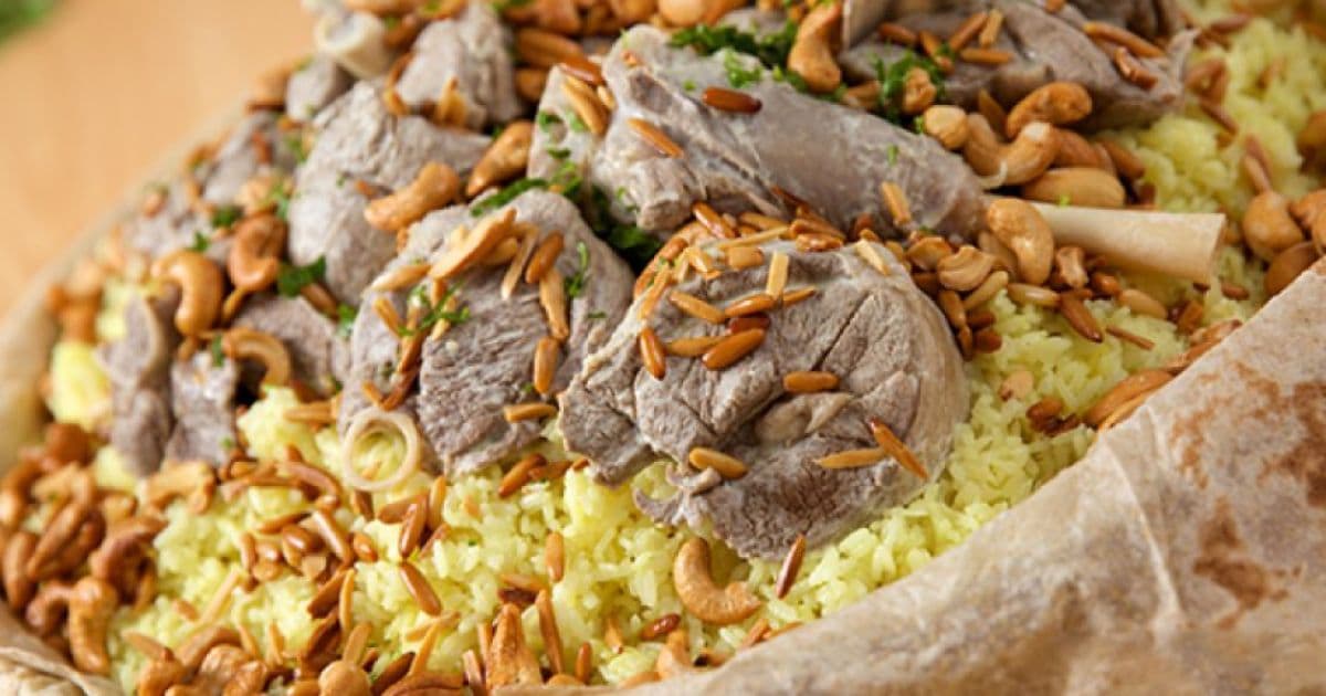 سائح إيطالي يتوجه للمحاكم الأردنية بعد شراء المنسف وفاتورة 1750 دينارا