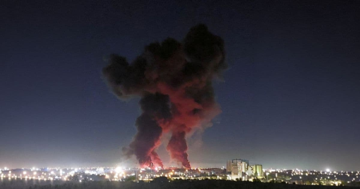US strikes Iranian launchpads on Larak