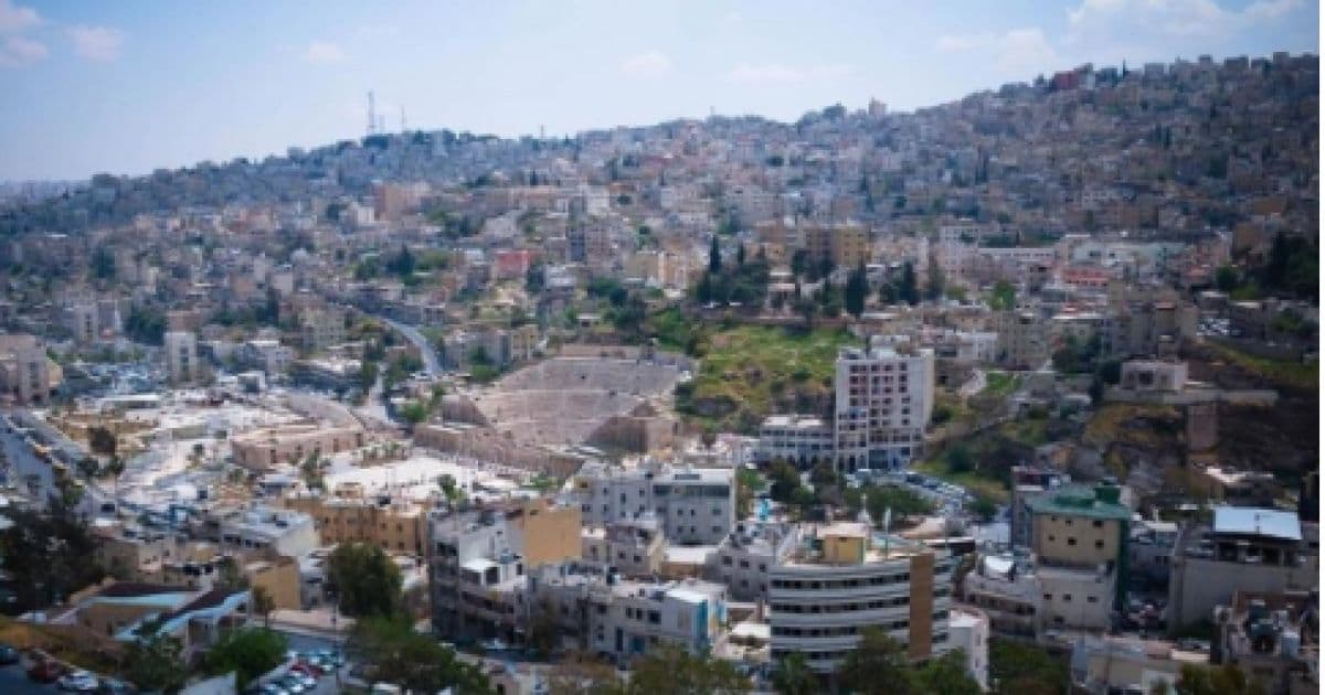 طقس معتدل وأمطار محتملة