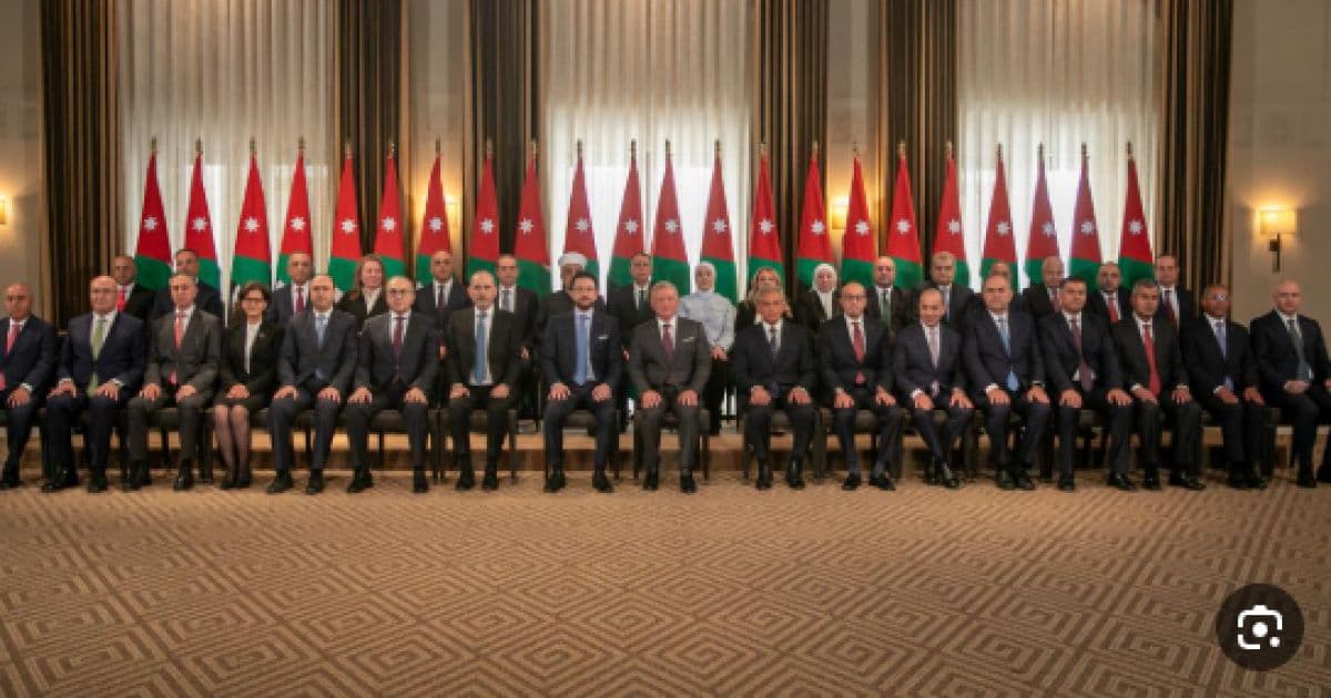 حكومة جعفر حسان تؤدي اليمين أمام الملك