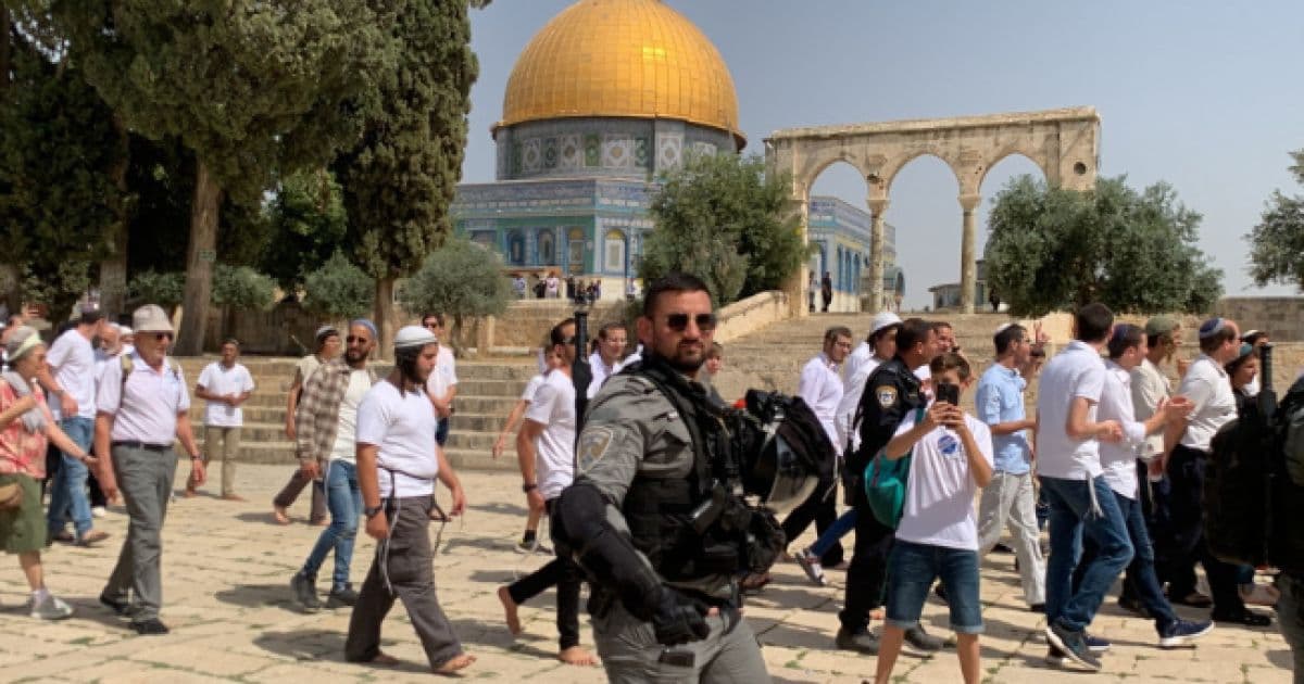 Settlers enter Al-Aqsa with rabbis