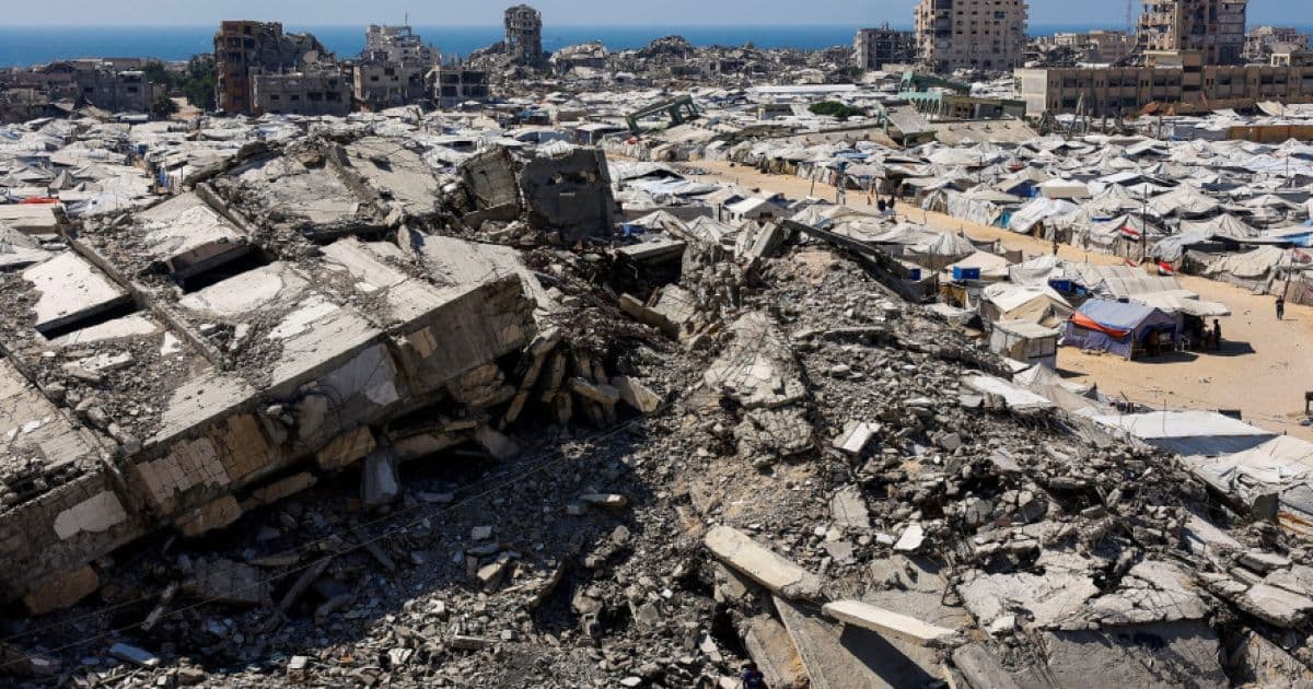 Four Family Members Killed in Occupation's Bombing of House in Deir al-Balah