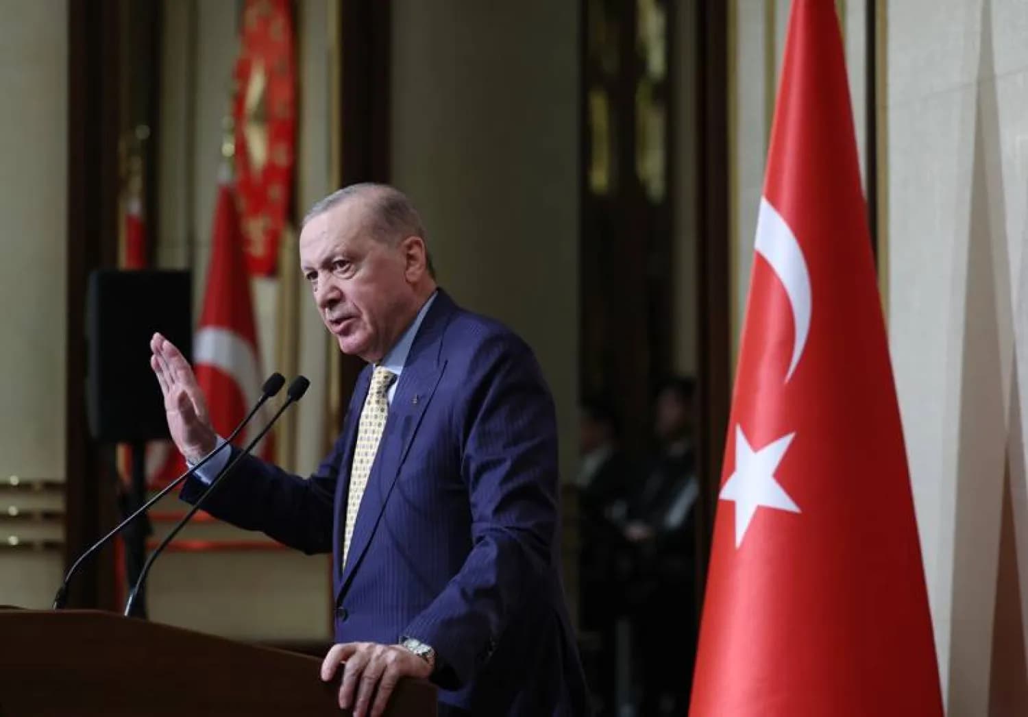 إردوغان يعقد محادثات مع بن سلمان وشهباز شريف