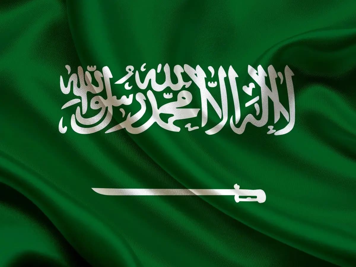 3 سعوديين يقتلون في مطار الرياض