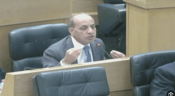 المصري يثبت 6000 عامل بالبلديات على 3 دفعات