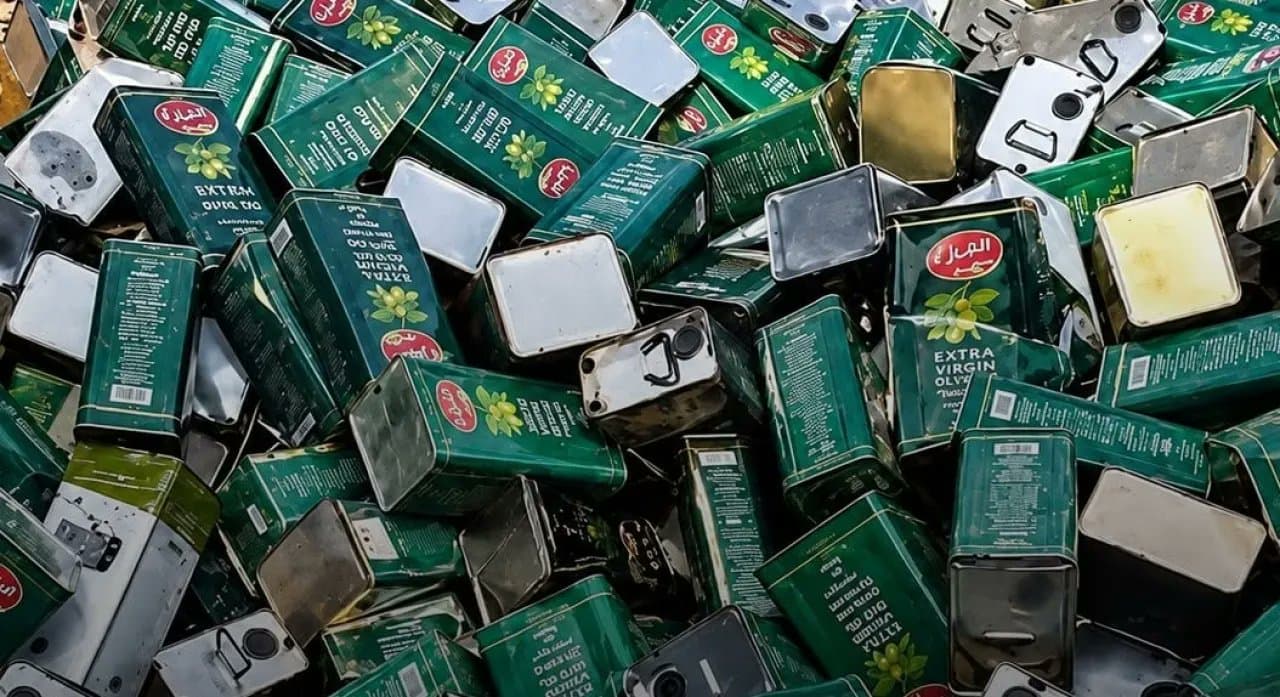 الأمن يكشف العثور على عبوات زيت فارغة في إربد