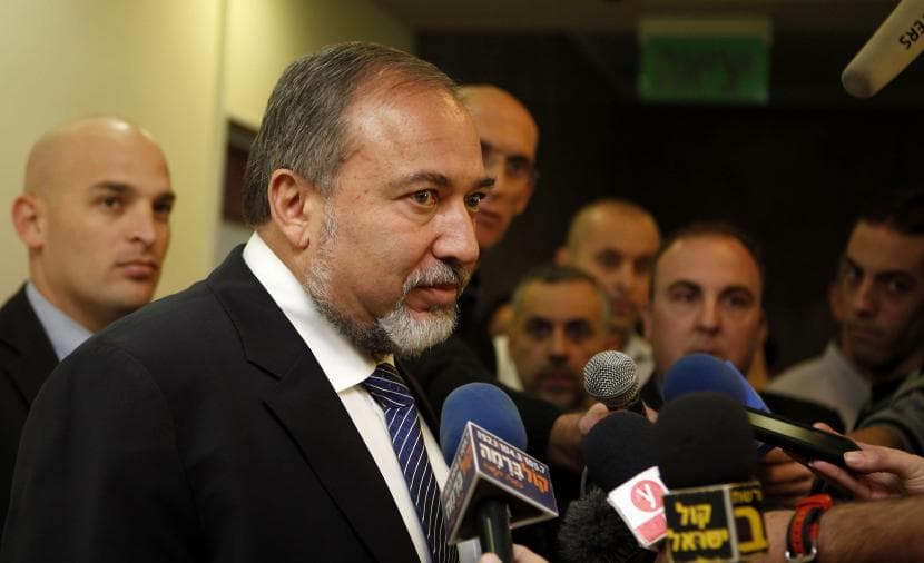 Liberman criticizes Netanyahu on containment shift
