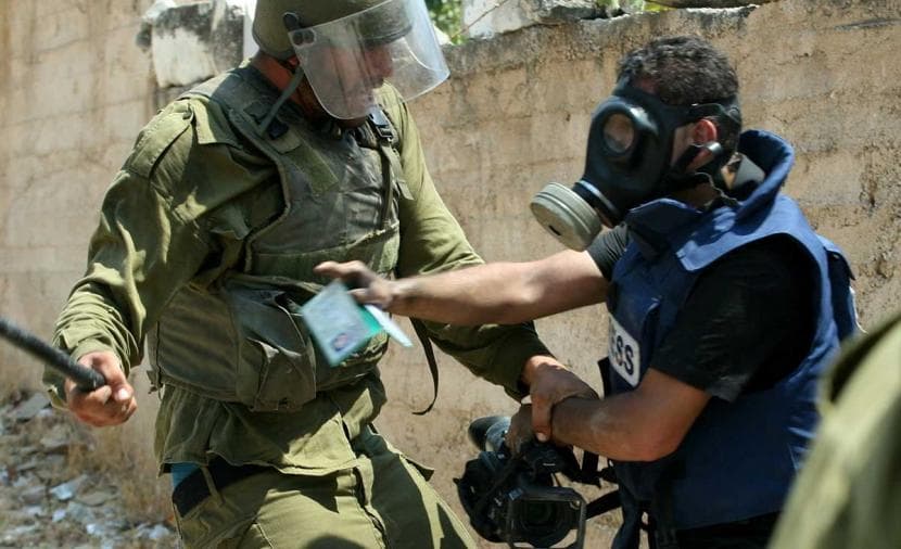 45 انتهاكًا للصحفيين الفلسطينيين في أيلول